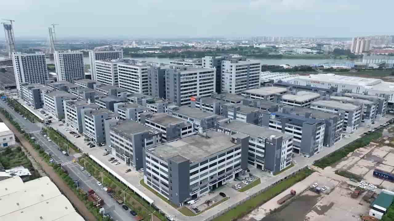 SNADI Solar avanzó instalaciones de fabricación de sistemas de almacenamiento de energía de 25.000㎡ y líneas de producción automatizadas.