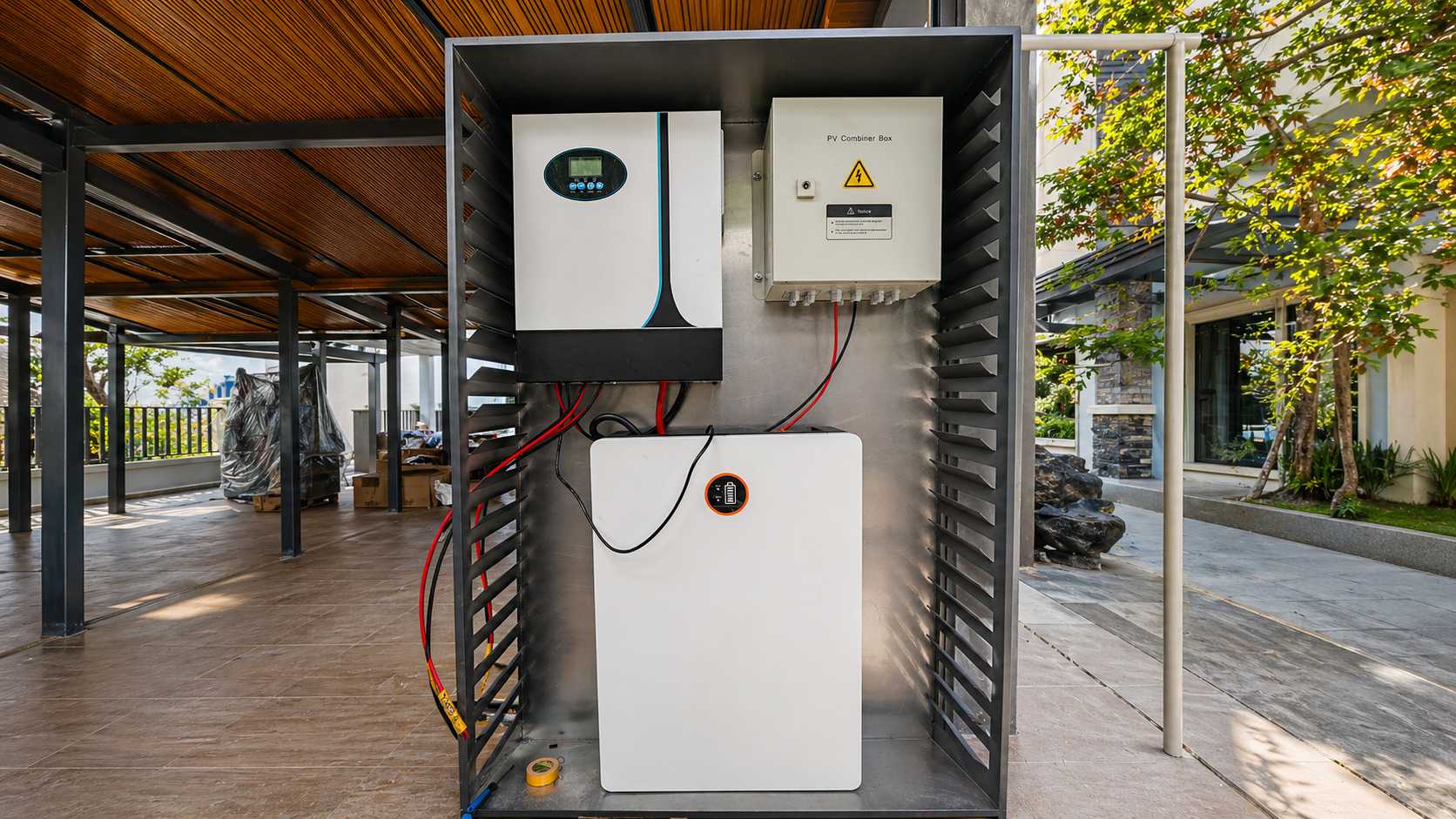 Gabinete de almacenamiento de energía solar todo en uno integrado que incluye inversor, caja combinadora fotovoltaica y batería 