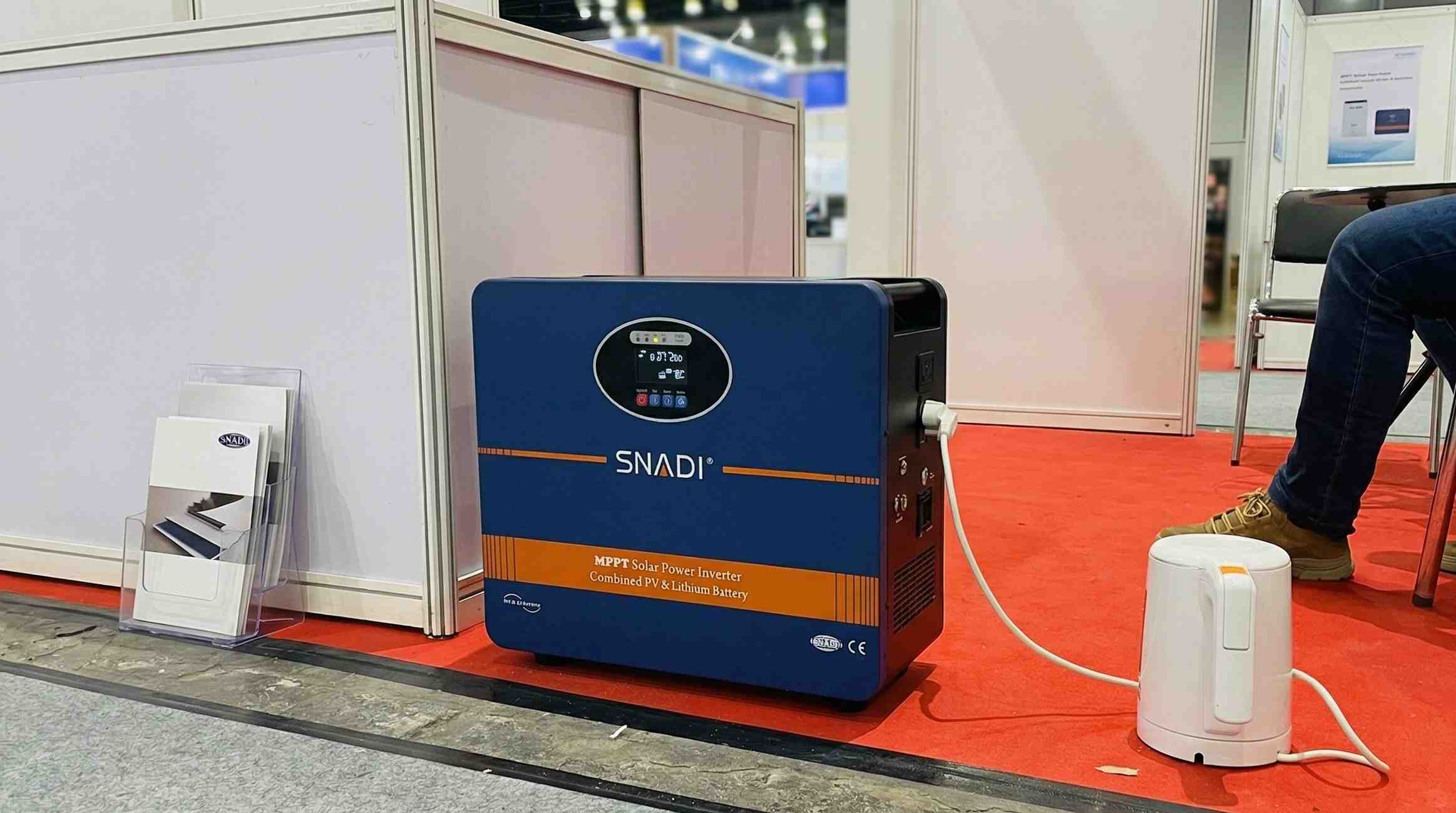 Inversor de energía solar SNADI AL-S con batería combinada fotovoltaica y de litio demostrada en Miami, EE. UU.