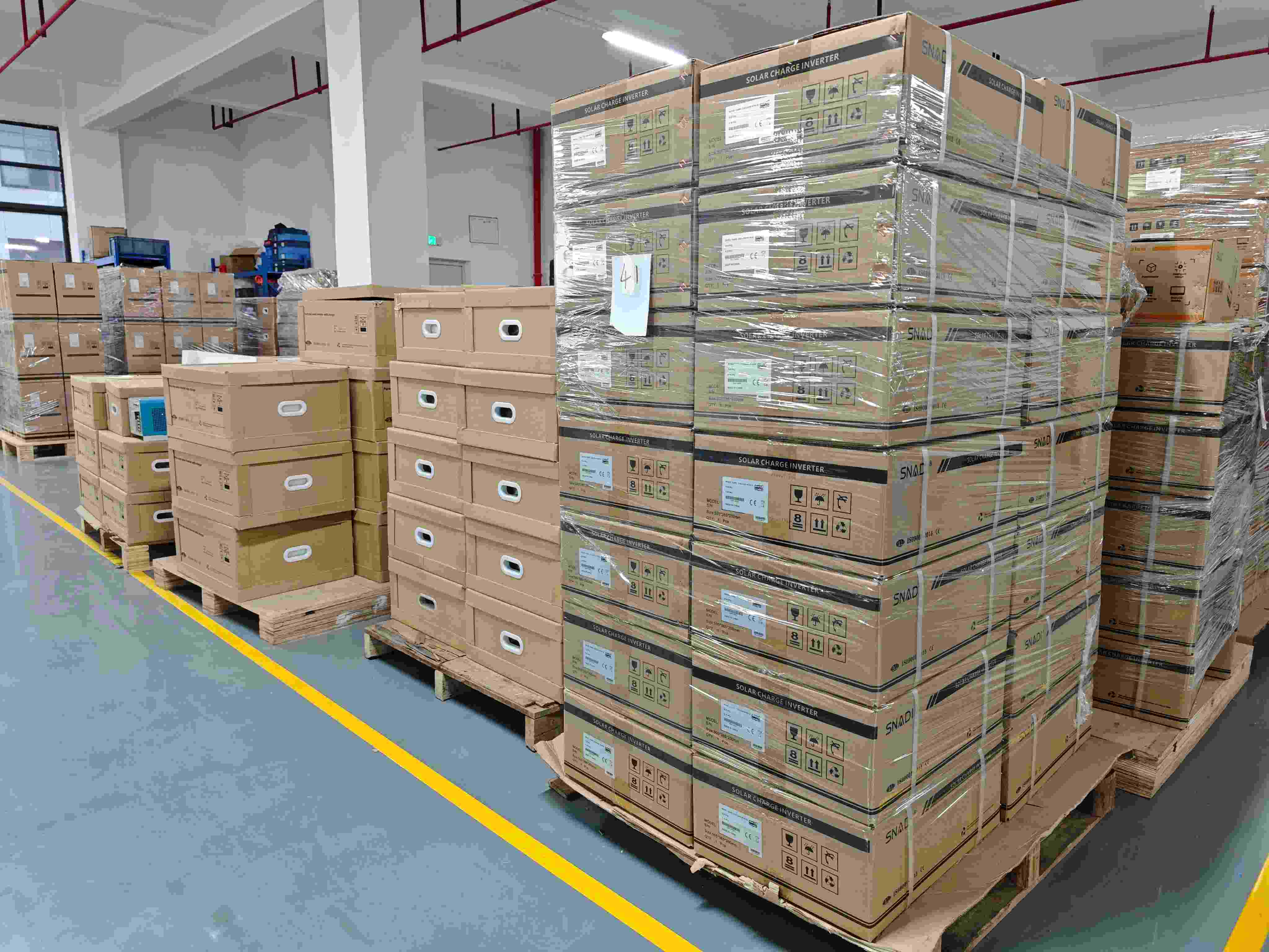 SNADI solar inverter bulk orders prepared in the factory warehouse for wholesale shipment